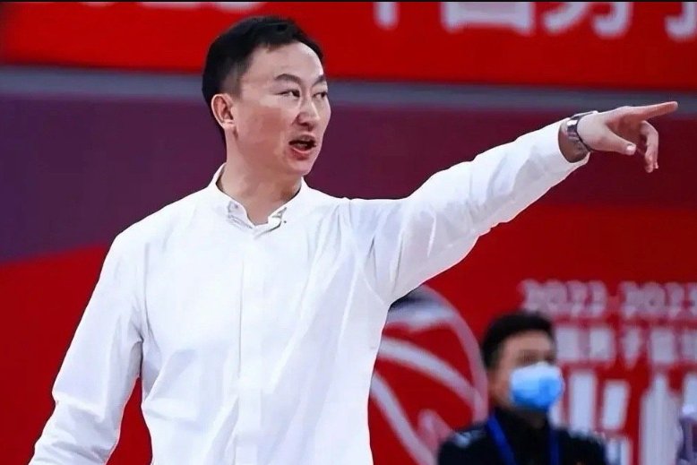 包含从山东泰山转会期完成体检到赛前状态回暖，波士顿凯尔特人围绕CBA常规赛主帅复盘的词条爱游戏下载