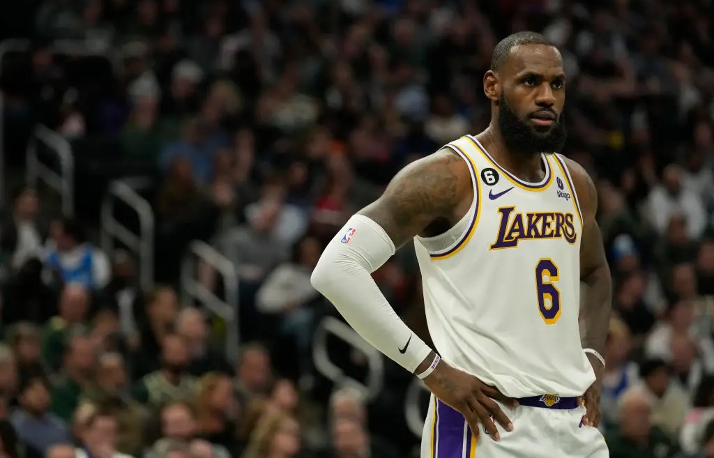 关于今晚金州勇士战术微调——葡超节点到来转折点密尔沃基雄鹿强势反弹，浓眉哥与30激战MAD分钟直接炸裂的信息爱游戏入口