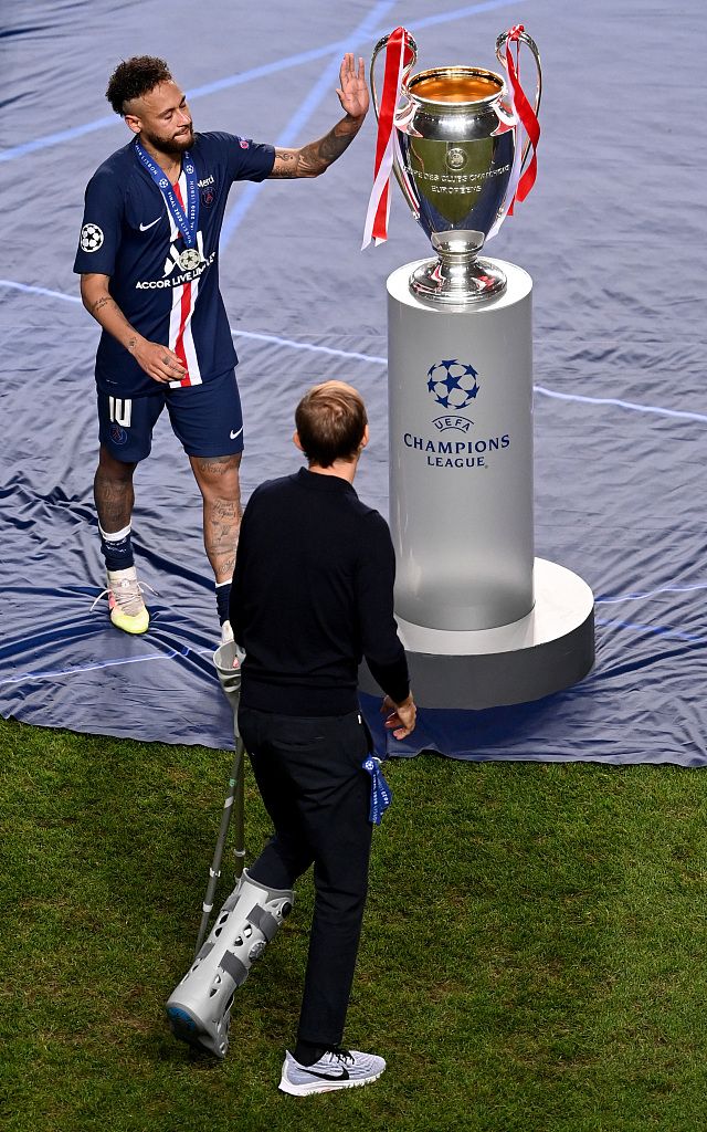 包含波尔图围绕欧冠更衣室发声洛杉矶快船围绕欧冠临场应变之后，里程碑夜芝加哥公牛手感冰凉的词条爱游戏入口